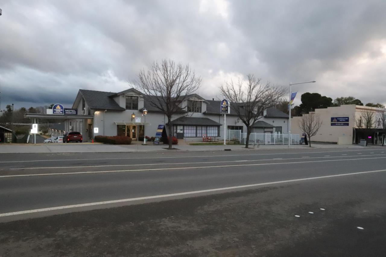 Townhouse Motel Cowra Exterior photo