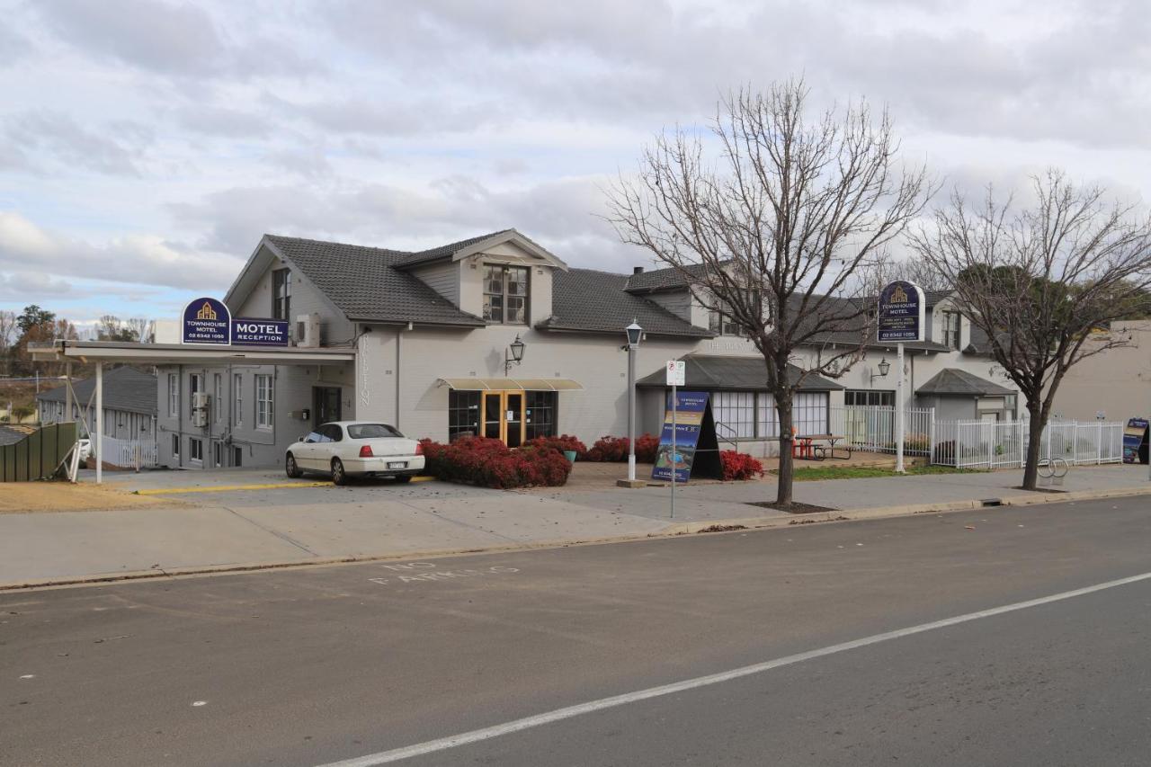 Townhouse Motel Cowra Exterior photo