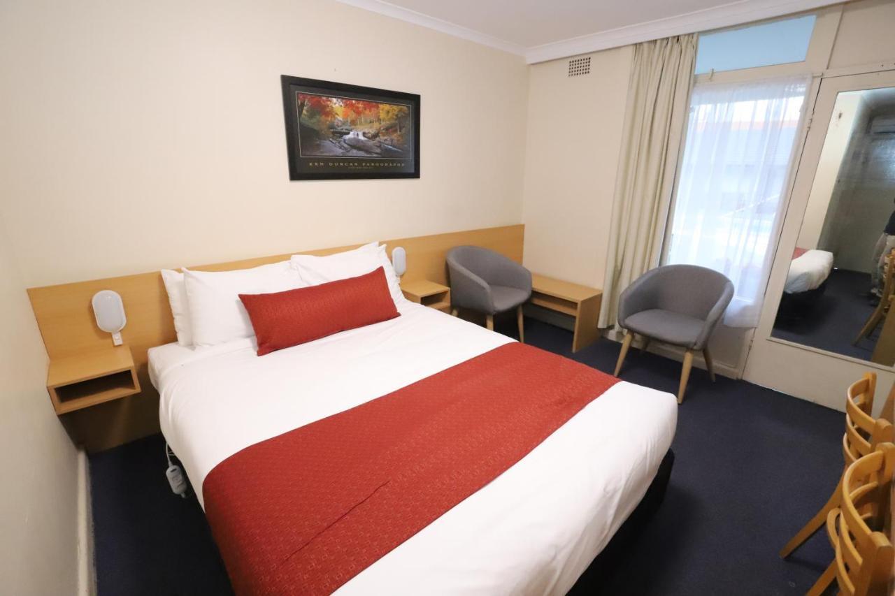 Townhouse Motel Cowra Exterior photo