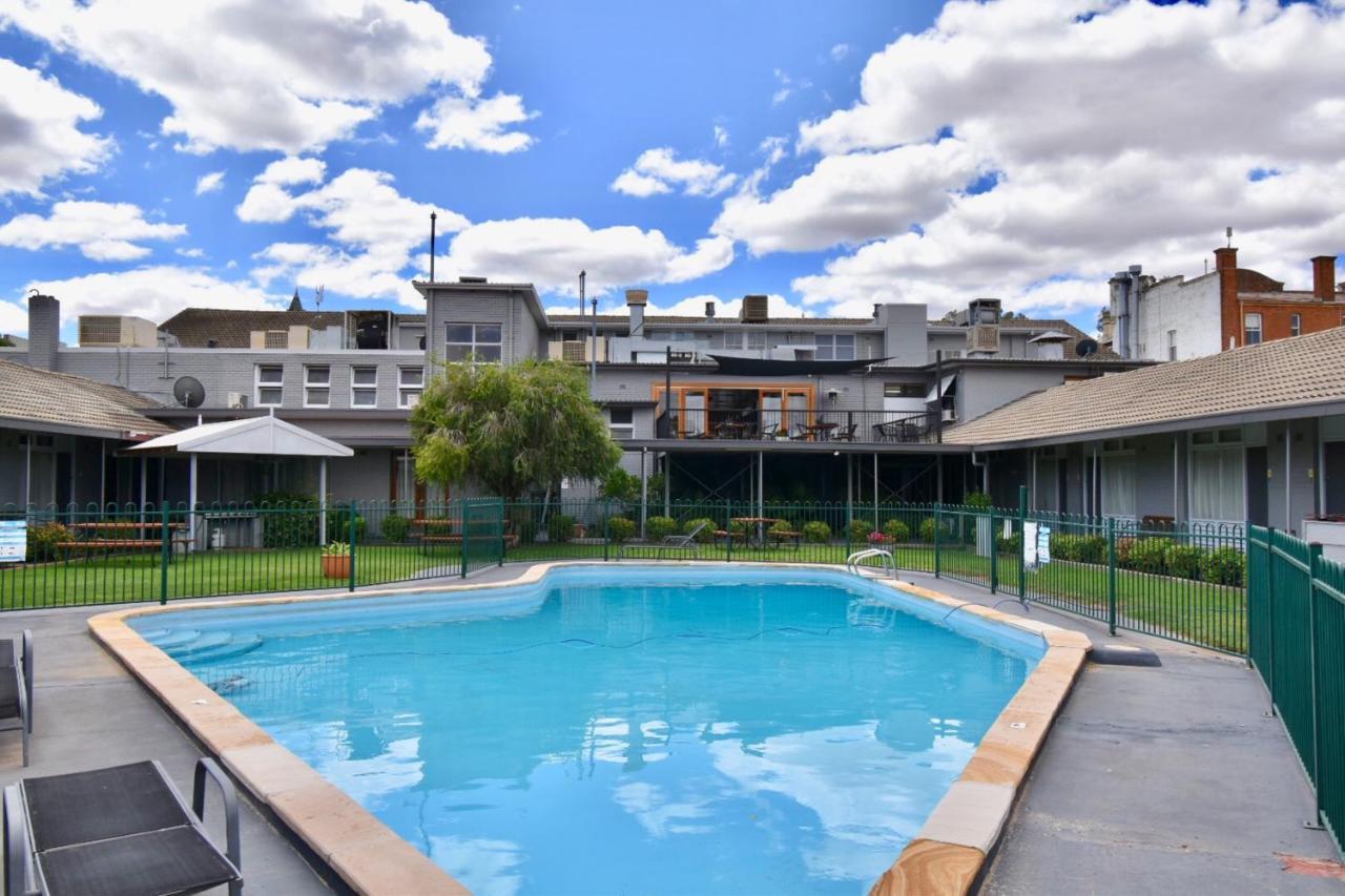Townhouse Motel Cowra Exterior photo