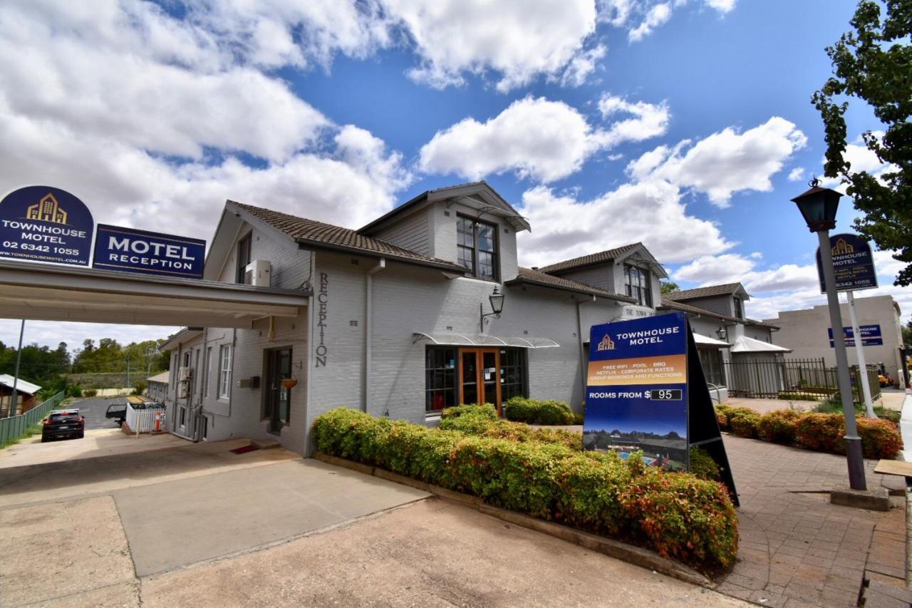 Townhouse Motel Cowra Exterior photo